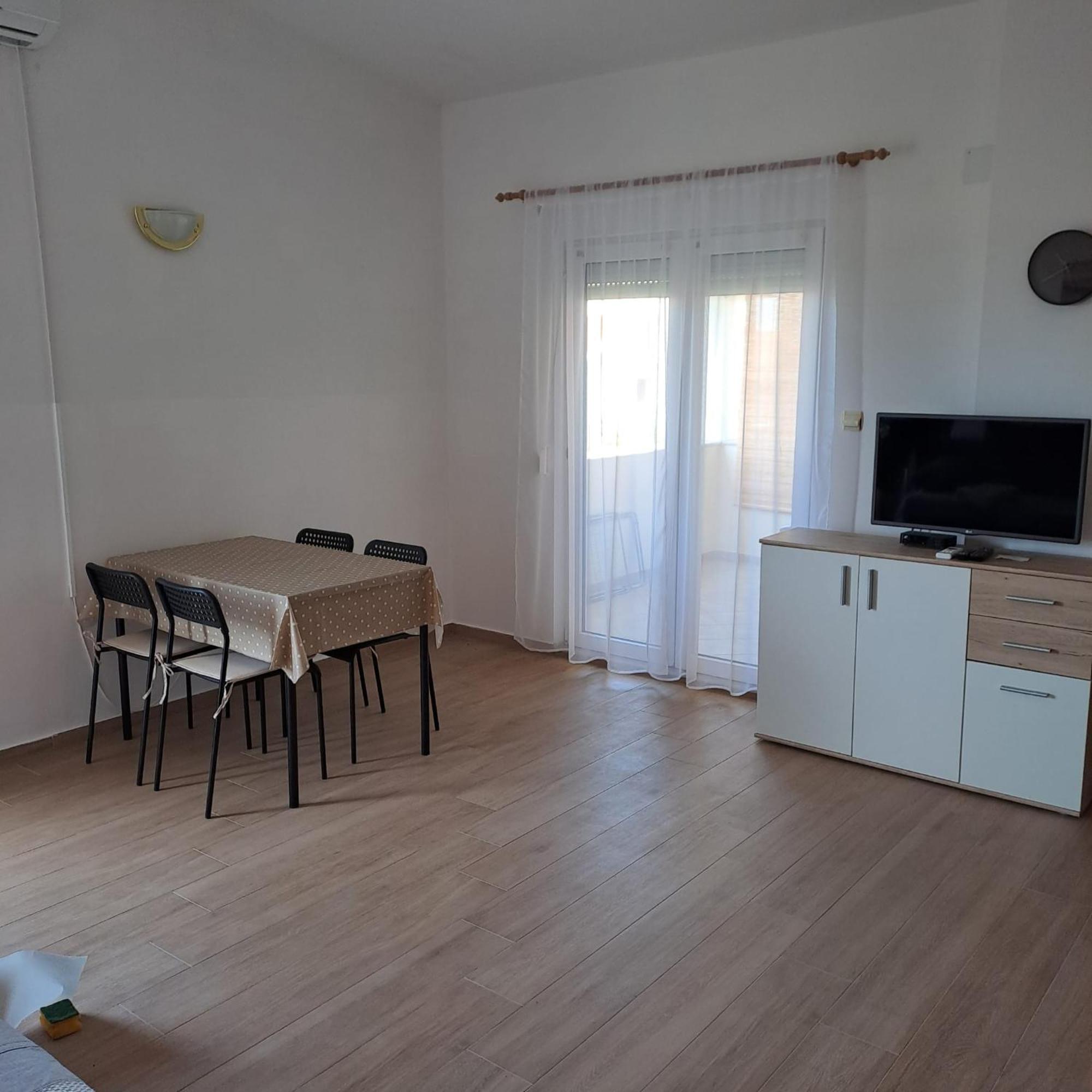 Apartments Cecilija Povljana Exterior foto